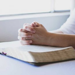 prayer-1308663_1280
